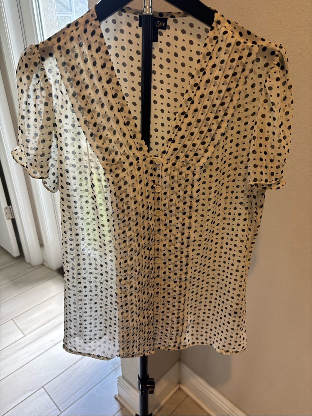 East 5th Polka Dot Pleated Blouse | White & Black Sheer Short Sleeve | M
